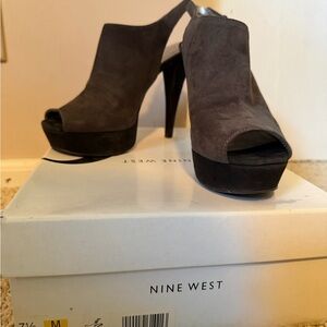 Nine West Women's Gray Platform Heels